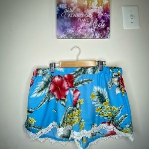 Size XL Floral & light blue shorts WITH POCKETS!